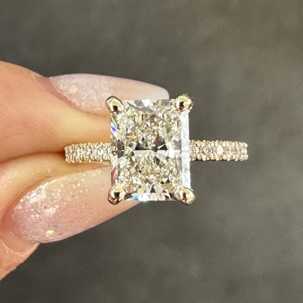 Radiant Bling Claw Solitaire - Image 2