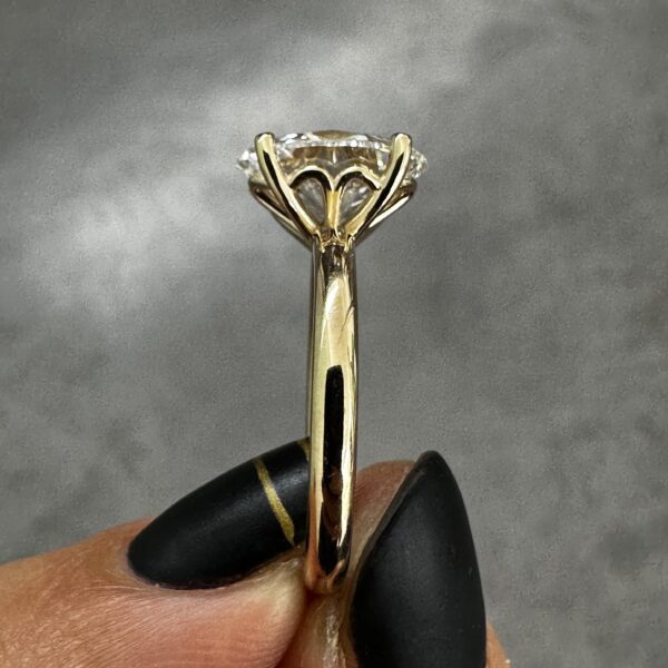 Oval Solitaire 2.28ct H;VS1 Lab Diamond - Image 2