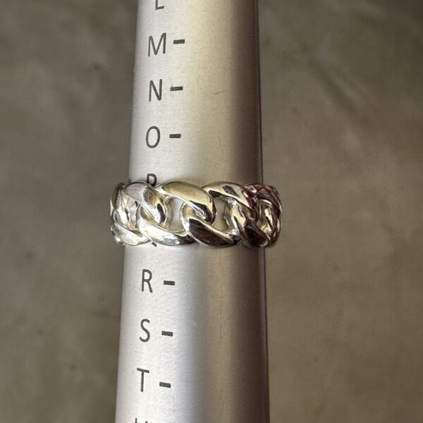 Curb Links Ring