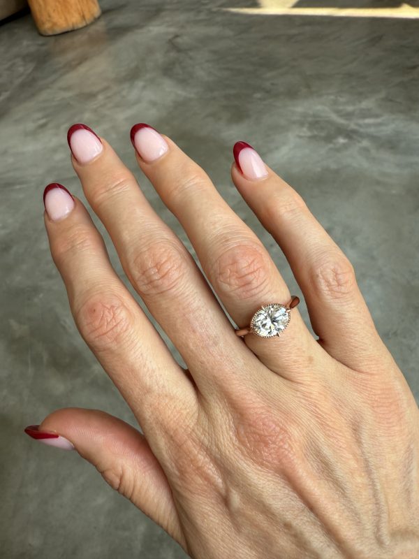 Horizontal Oval 2ct Moissanite Ring - Image 2