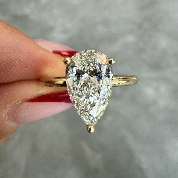 9ct Yellow Gold Solitaire 2.01ct H;VS1 Pear Lab Diamond Ring