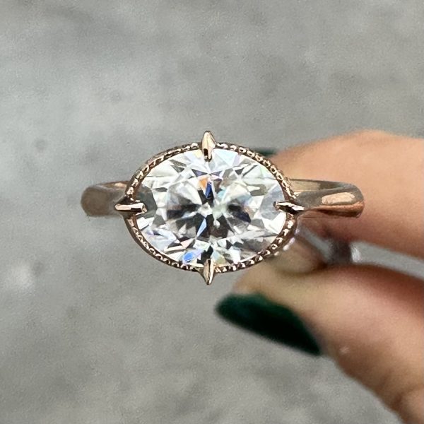 Horizontal Oval 2ct Moissanite Ring