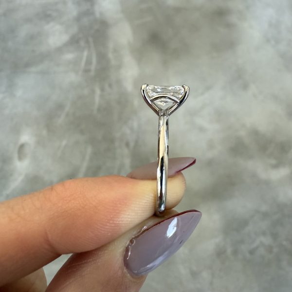 Radiant Cut Solitaire 1.69ct (G;VS1) - Image 2