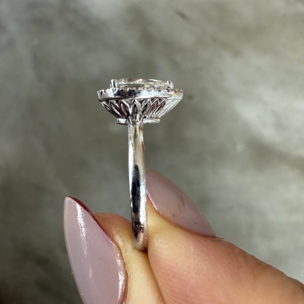 Halo Pear 0.98ct G;VVS2 Lab Diamond Ring - Image 2