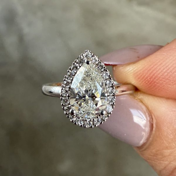Halo Pear 0.98ct G;VVS2 Lab Diamond Ring