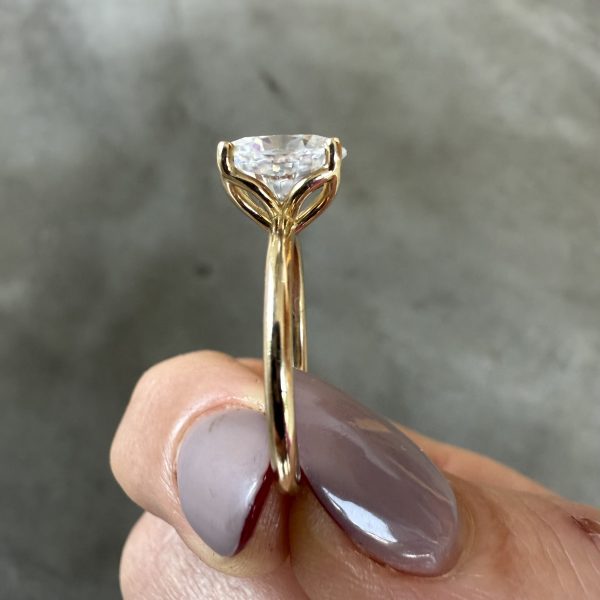 Oval Solitaire 2ct Moissanite - Image 2