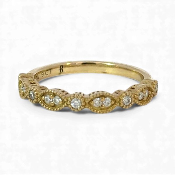 Eternity Dainty Leaf Design