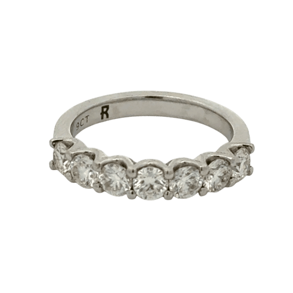 Eternity 7 x 3.5mm Moissanites